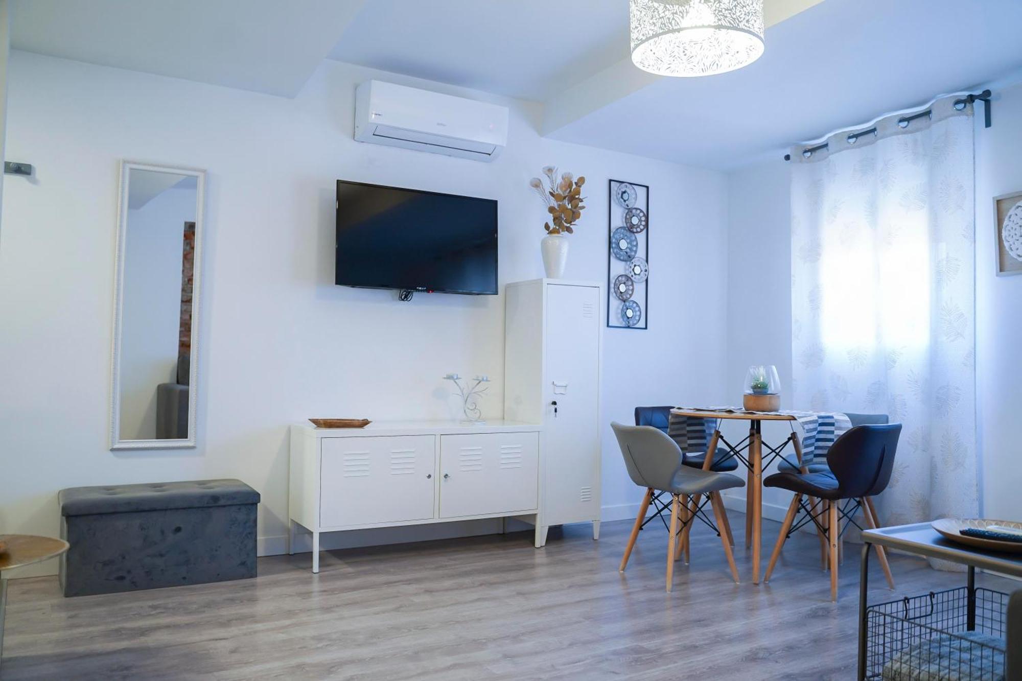 פלאסנסיה Apartamentos Suites Cariatide מראה חיצוני תמונה