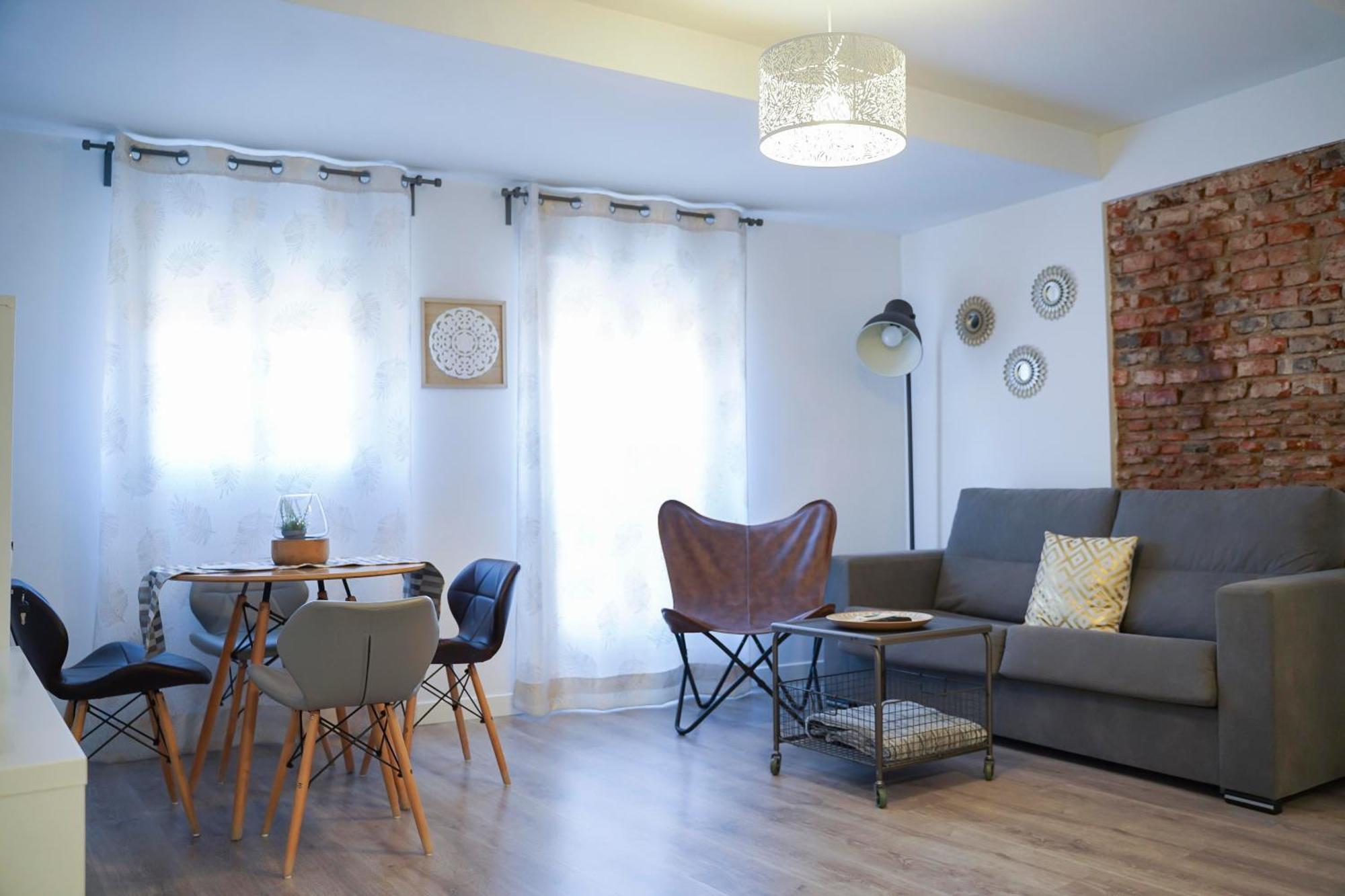 פלאסנסיה Apartamentos Suites Cariatide מראה חיצוני תמונה