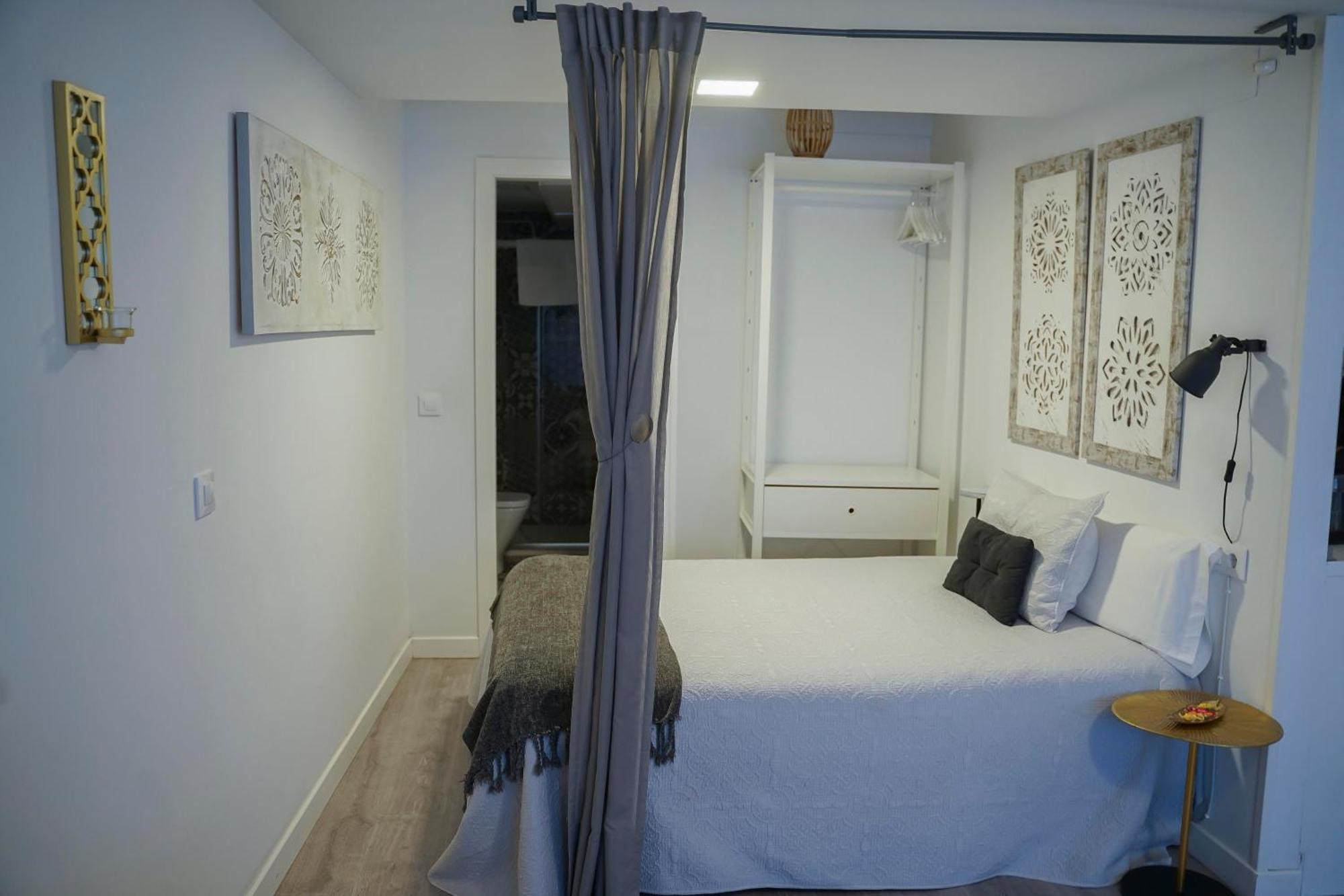 פלאסנסיה Apartamentos Suites Cariatide מראה חיצוני תמונה